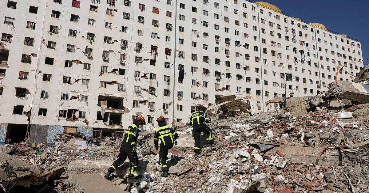 Κατεστραμμένα κτίρια μετά τον σεισμό στη Βενεζουέλα