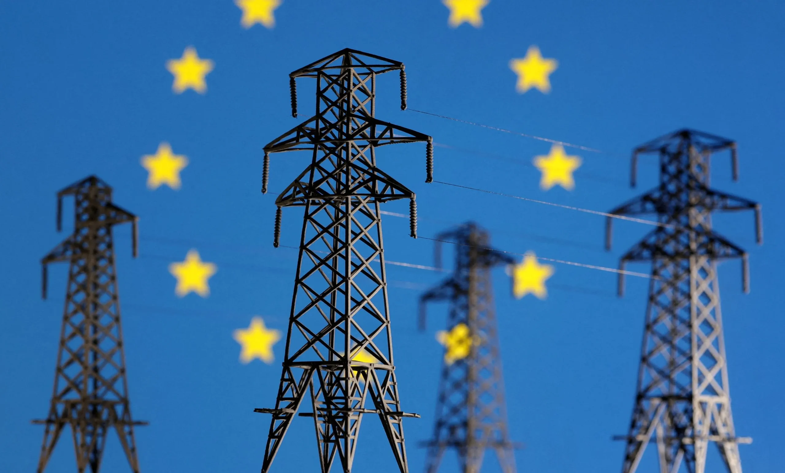 Κτίριο Ευρωπαϊκής Επιτροπής και σύμβολα ενέργειας και άμυνας