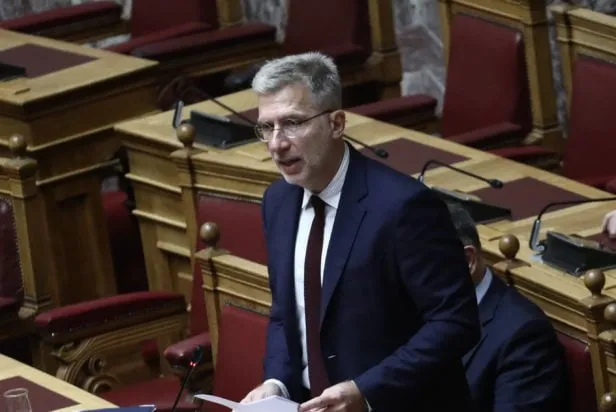 Ο Άκης Σκέρτσος απαντά στον Αλέξη Τσίπρα για τον ΔΕΔΔΗΕ