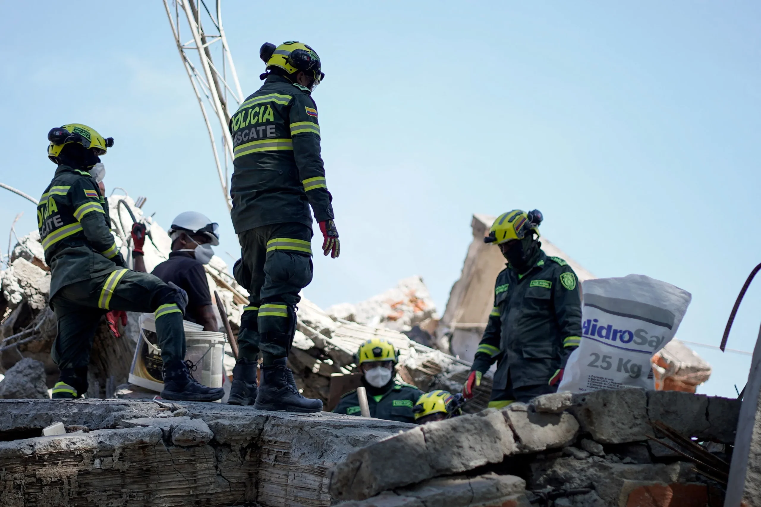 Ερείπια κτιρίων μετά τον σεισμό στην Κολομβία