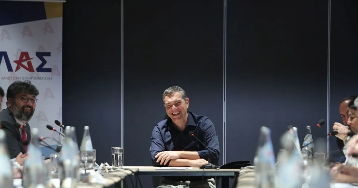 Ο Αλέξης Τσίπρας μιλά στους τομεάρχες της ΕΛ.Α.Σ.