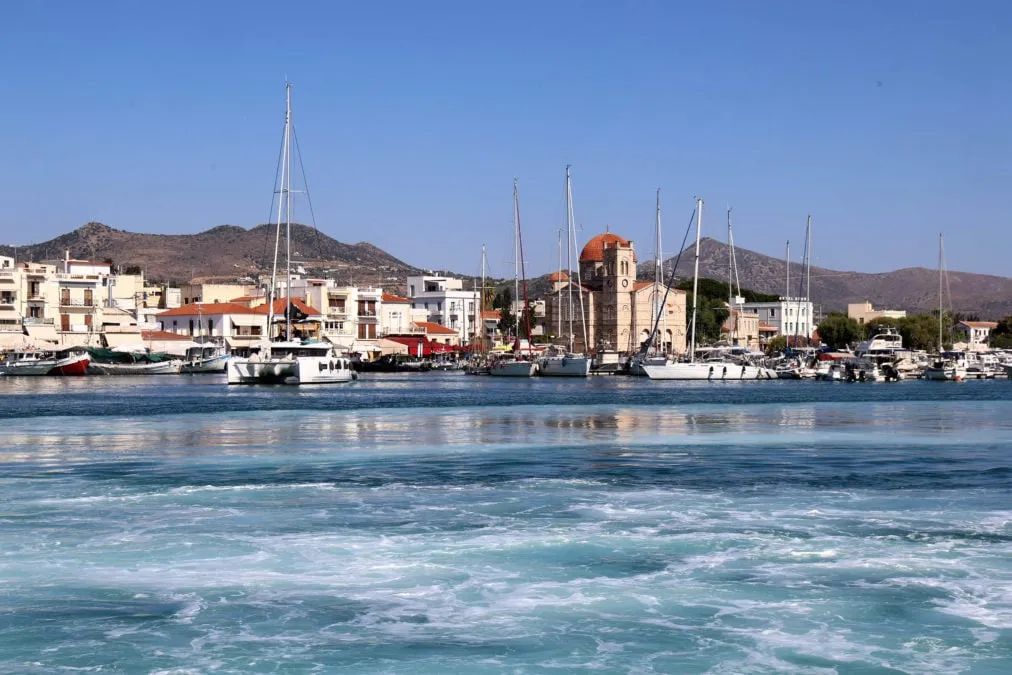 Πυροσβέστες επιχειρούν σε φωτιά στην Πρώτη Σερρών