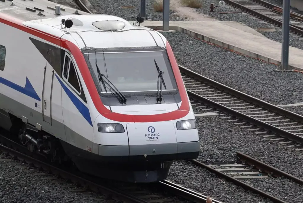 Φωτιά κοντά σε σιδηροδρομική γραμμή στον Ασπρόπυργο