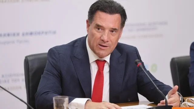 Ο υπουργός Υγείας Άδωνις Γεωργιάδης σε δηλώσεις