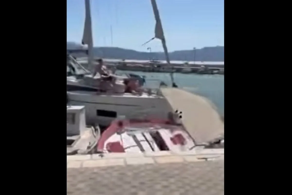 Ιστιοφόρο προσκρούει σε σκάφη στο λιμάνι Καλάμου Λευκάδας