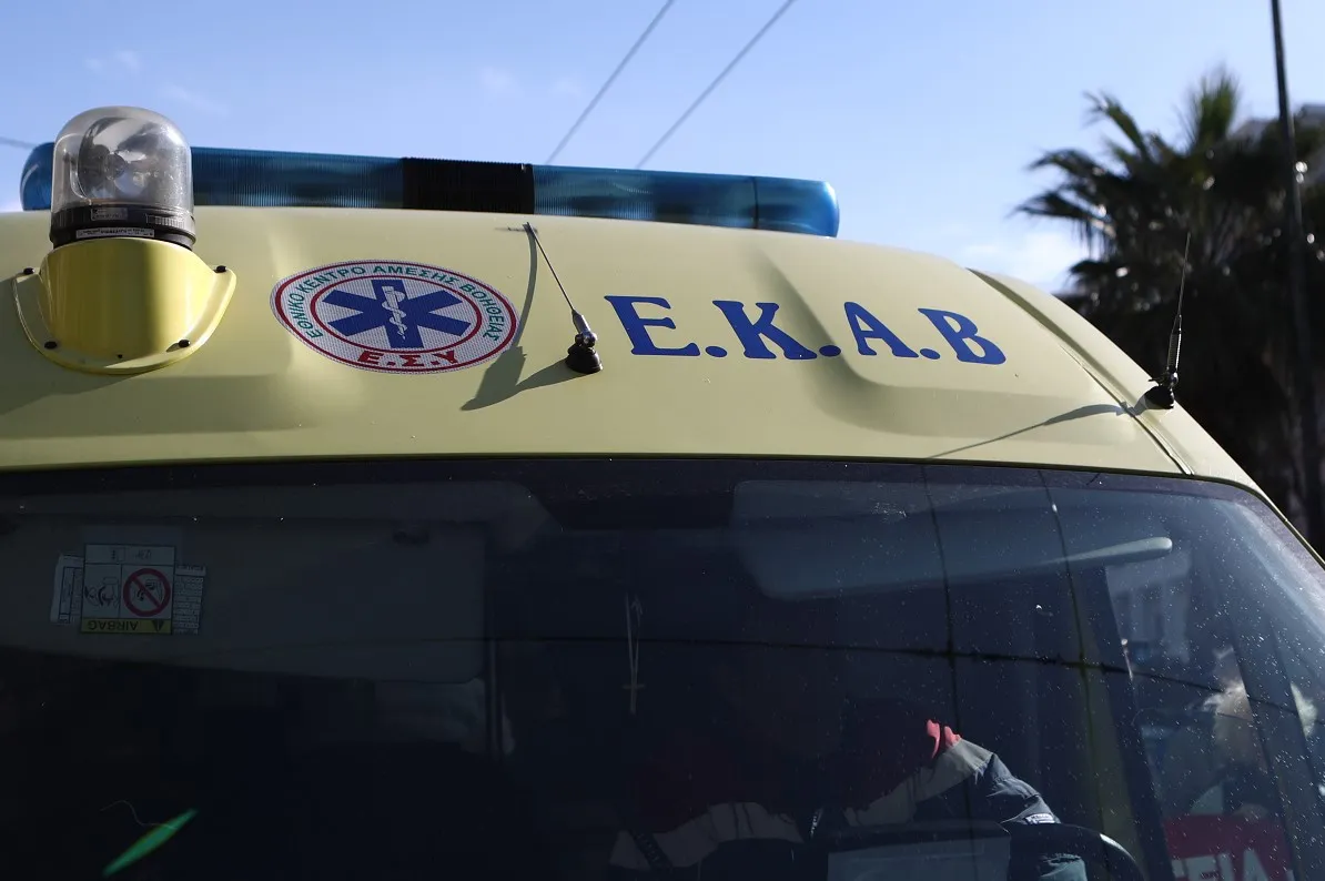 Μπαλκόνι πολυκατοικίας στην Πάτρα όπου έπεσε παιδί