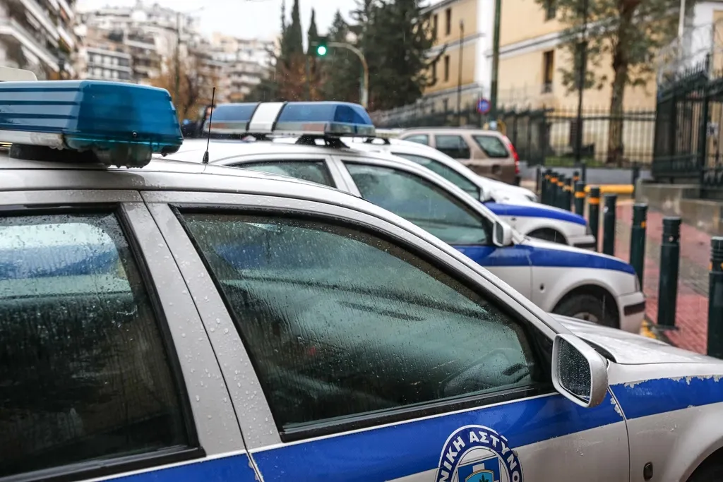 Ο Μαρκ Γουόλτερ και το λογότυπο των Λέικερς