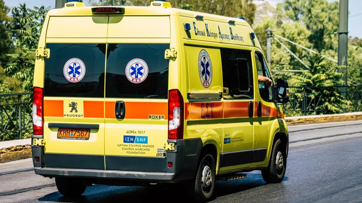 Πτώση από μπαλκόνι 40χρονου άνδρα στο Κιάτο