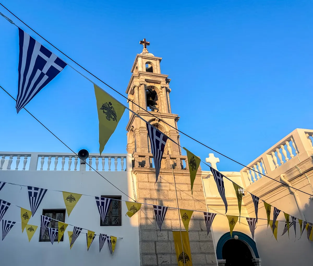 Πανηγύρι Δεκαπενταύγουστου σε εκκλησία στα Δωδεκάνησα