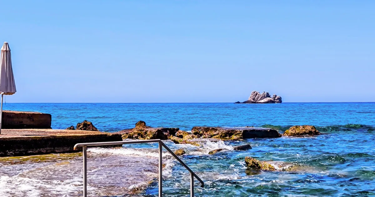 Βοριάδες και σύννεφα στον ουρανό τον Δεκαπενταύγουστο