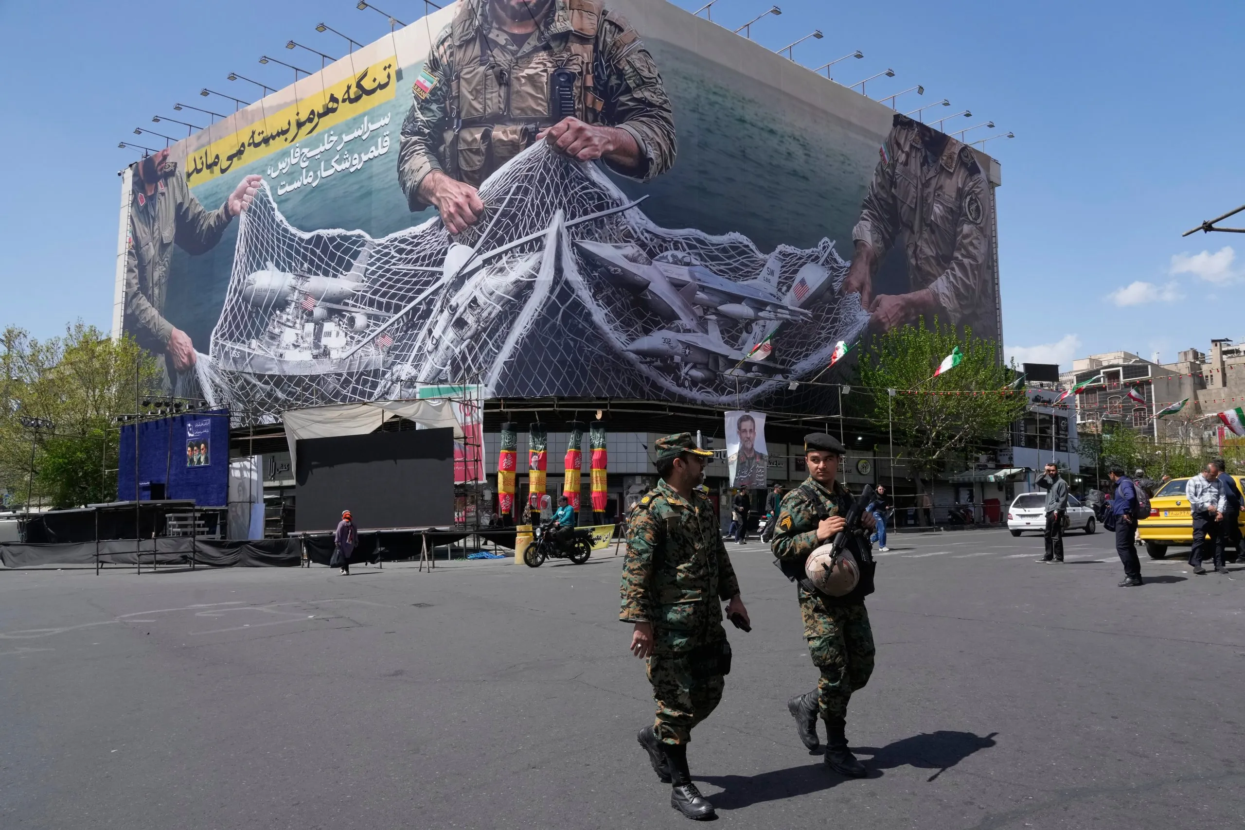 Τραμπ και Ιράν διαπραγματεύσεις για τα Στενά Ορμούζ