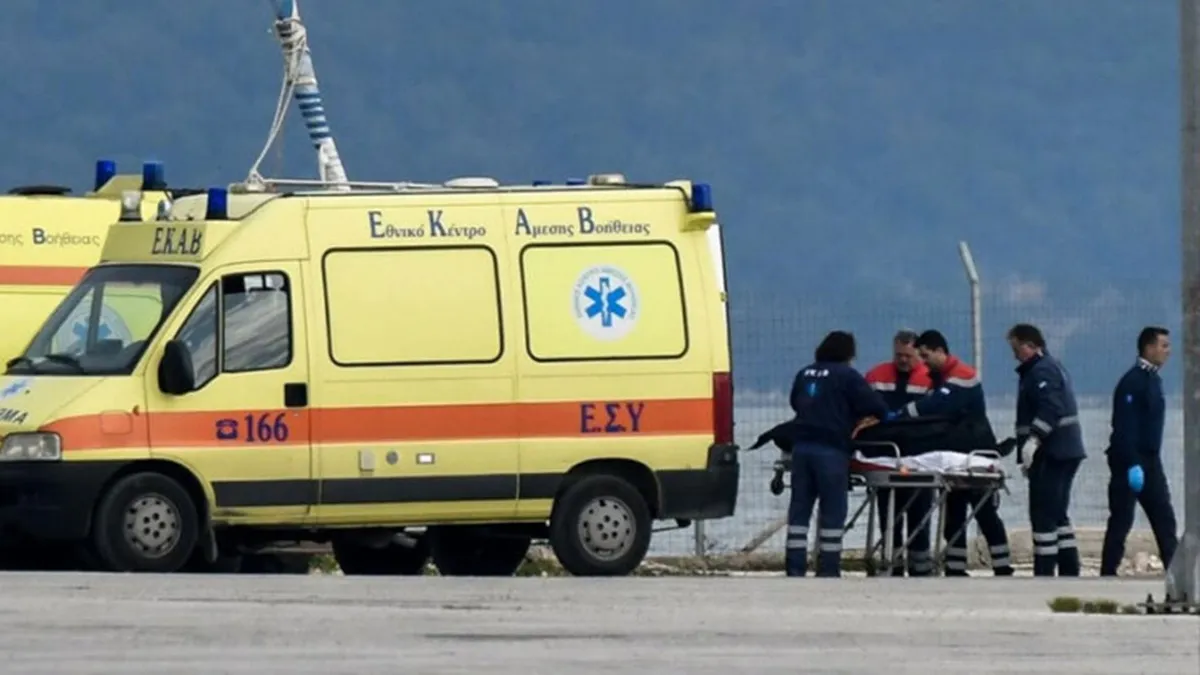 Πυροσβέστες σβήνουν φωτιά σε σπίτι στα Μοιραίικα Αχαΐας