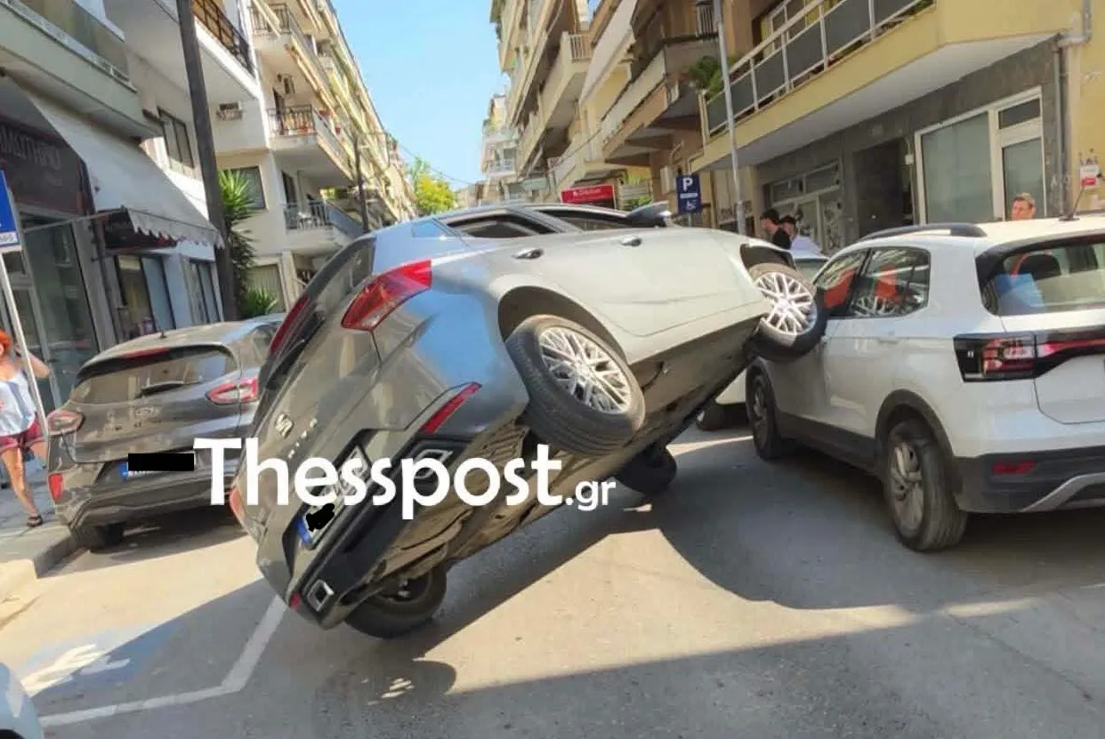 Ιπτάμενο αυτοκίνητο σε τροχαίο στο Ντεπώ Θεσσαλονίκης