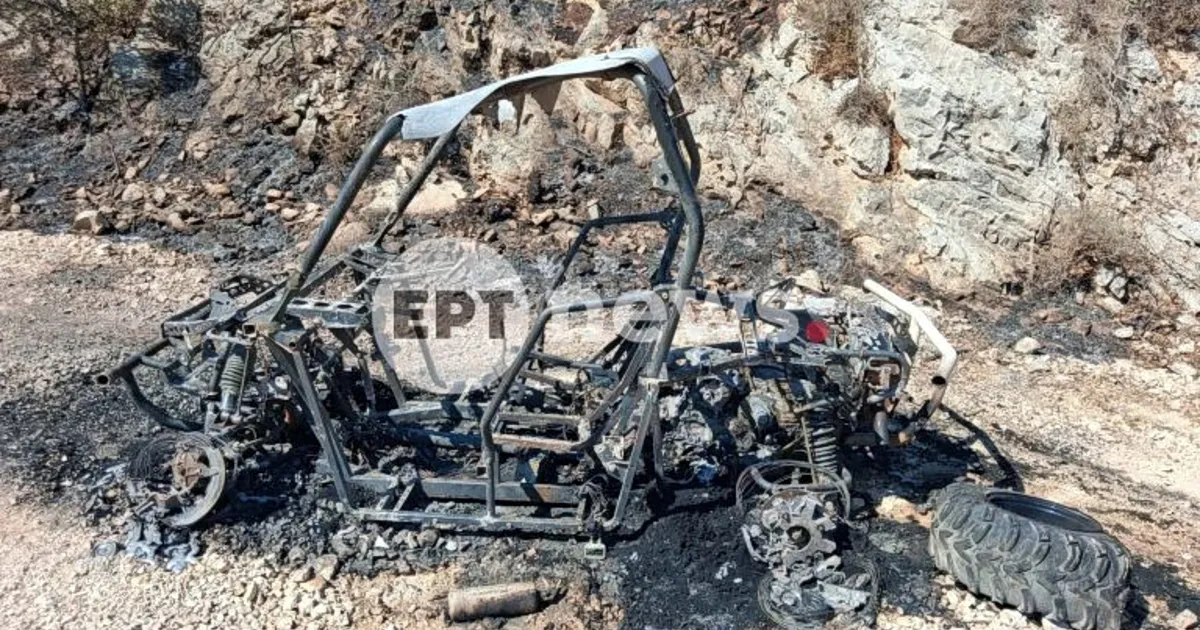 Πυροσβέστες κατασβήνουν δασική πυρκαγιά στον Μαραθιά Ζακύνθου