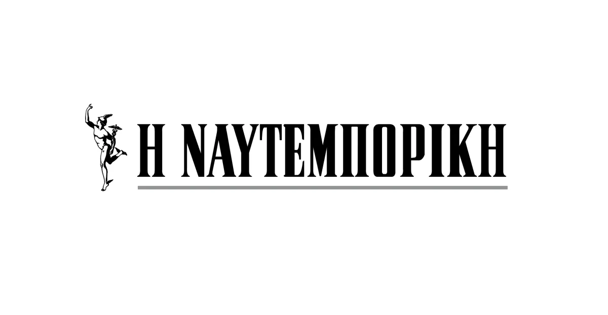 Μαχητικό αεροσκάφος F-18 σε πτήση πάνω από σύννεφα