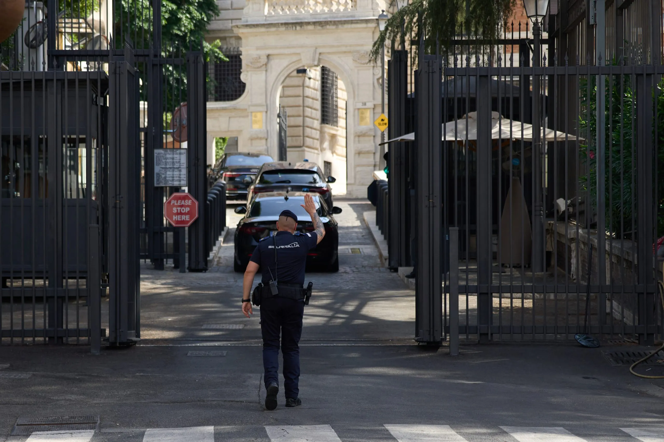 Σημαίες Ισραήλ και Λιβάνου σε διαπραγματεύσεις στη Ρώμη