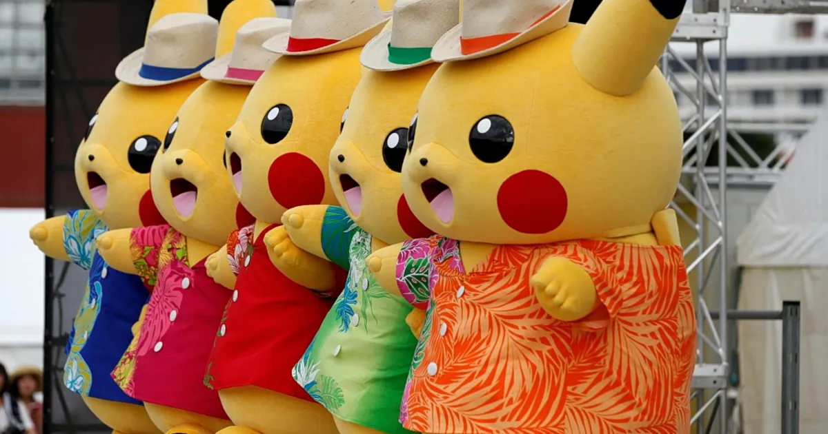 Συλλεκτικές κάρτες Pokémon σε βιτρίνα καταστήματος στη Γαλλία