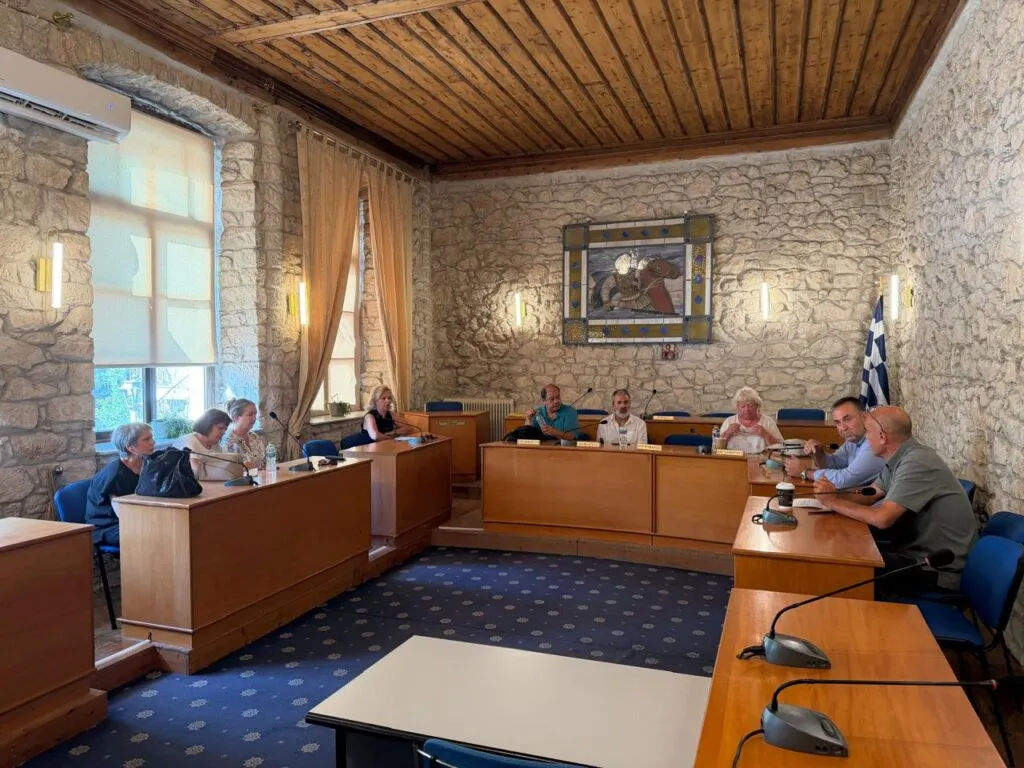 Σύσκεψη στο Δημαρχείο Κασσάνδρας για τους πυρόπληκτους αγρότες
