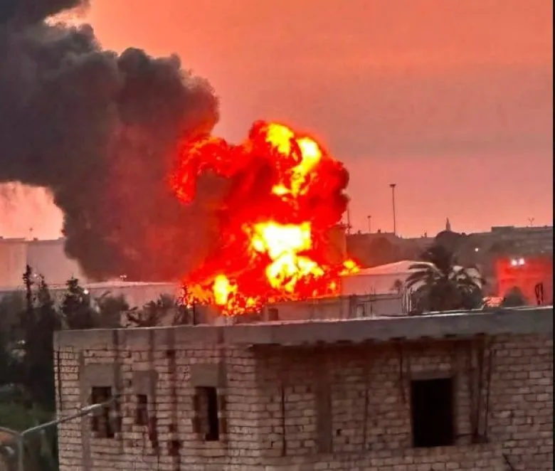 Πυρκαγιά σε δεξαμενή διυλιστηρίου στη Ζαουίγια Λιβύη