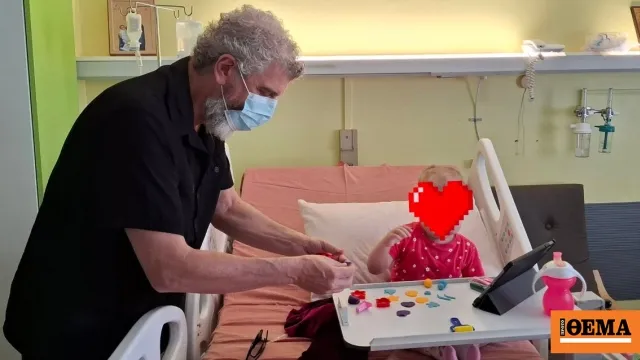 Πυροσβέστες μάχονται με πυρκαγιά στα Βαλκάνια