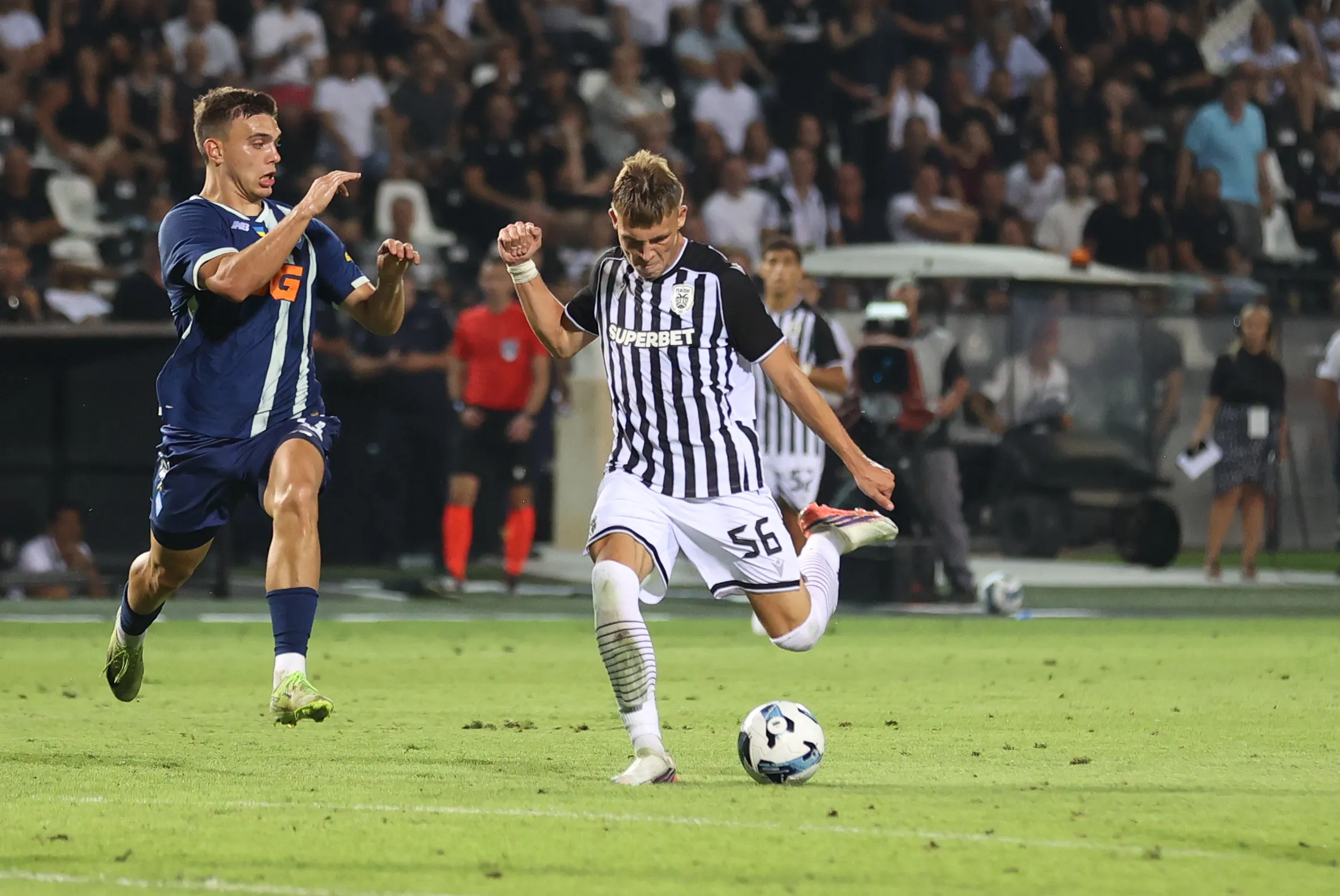 Λογότυπο UEFA Europa League με μπάλα ποδοσφαίρου
