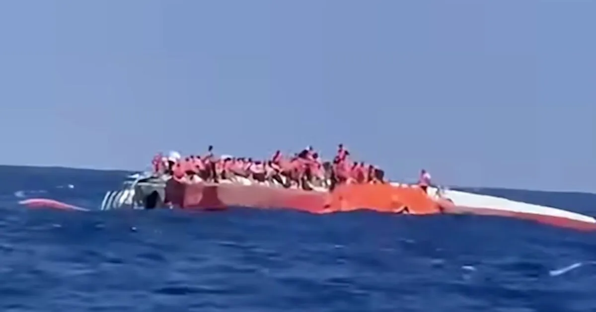 Ανατροπή πλοίου με επιβάτες ανοιχτά της Κερύνειας