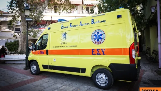 Μπαλκόνι πολυκατοικίας στην Πάτρα όπου έπεσε παιδί