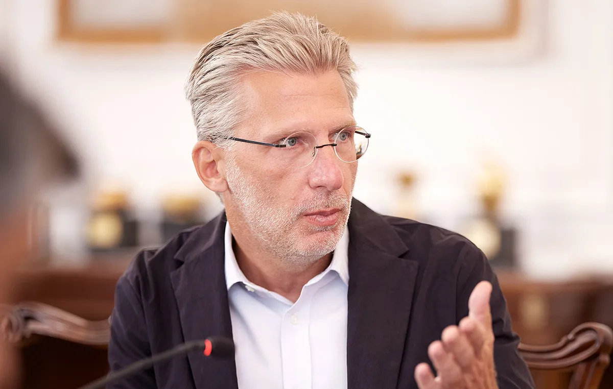 Ο υπουργός Άκης Σκέρτσος σε δηλώσεις για την οικονομία