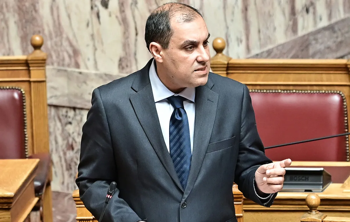 Ο υφυπουργός Κώστας Κατσαφάδος παρουσιάζει το σχέδιο για τον Έβρο