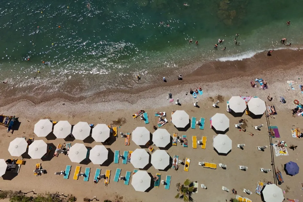 Κτηματική Υπηρεσία επιβάλλει πρόστιμα σε καντίνες παραλίας