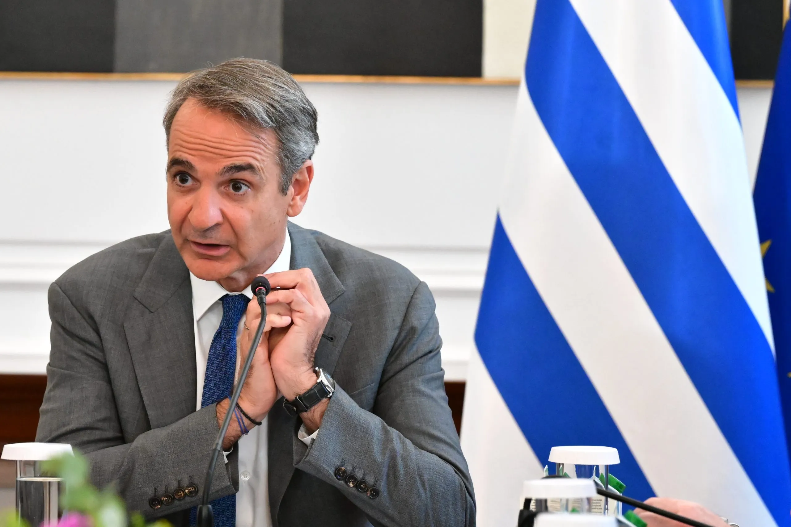 Πυροσβεστικά ελικόπτερα σε επιχείρηση κατάσβεσης πυρκαγιάς