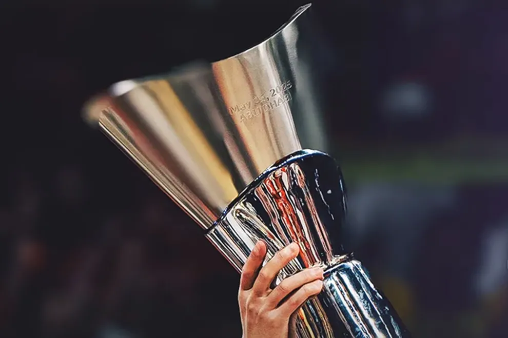 Λογότυπο Euroleague δίπλα σε μπάλα μπάσκετ