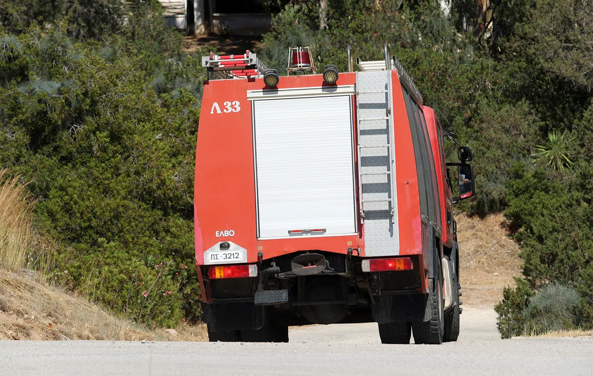 Καμένη έκταση και σπίτια στο Πόρτο Γερμενό μετά τη φωτιά