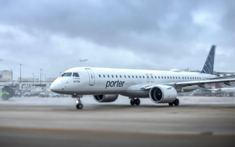 Αεροσκάφος Porter Airlines σε αεροδρόμιο Βικτόρια Καναδά