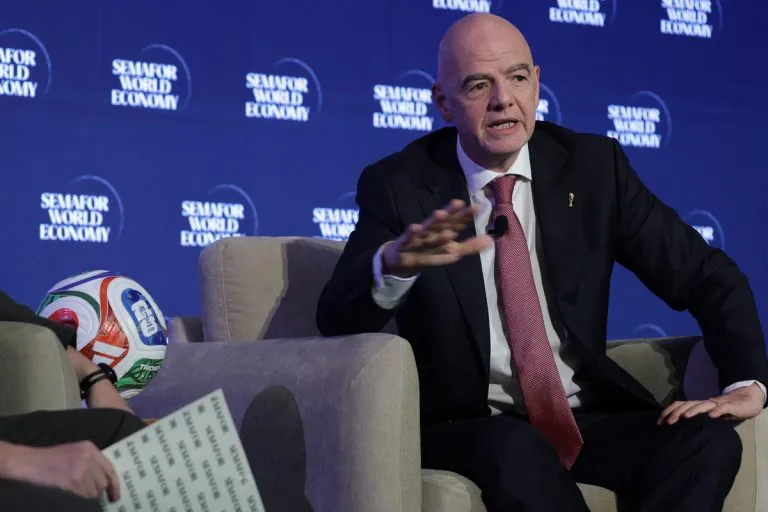 Ο Τζιάνι Ινφαντίνο πρόεδρος της FIFA σε συνέντευξη τύπου