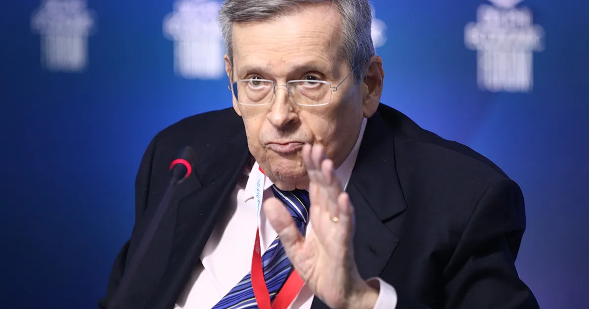 Ο πρώην υπουργός Στέφανος Μάνος σε παλαιότερη δημόσια εμφάνιση