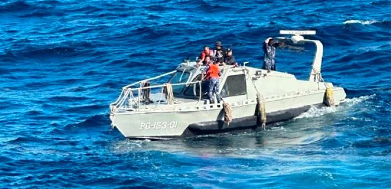 Πλεούμενο με μετανάστες από την Κούβα στη θάλασσα
