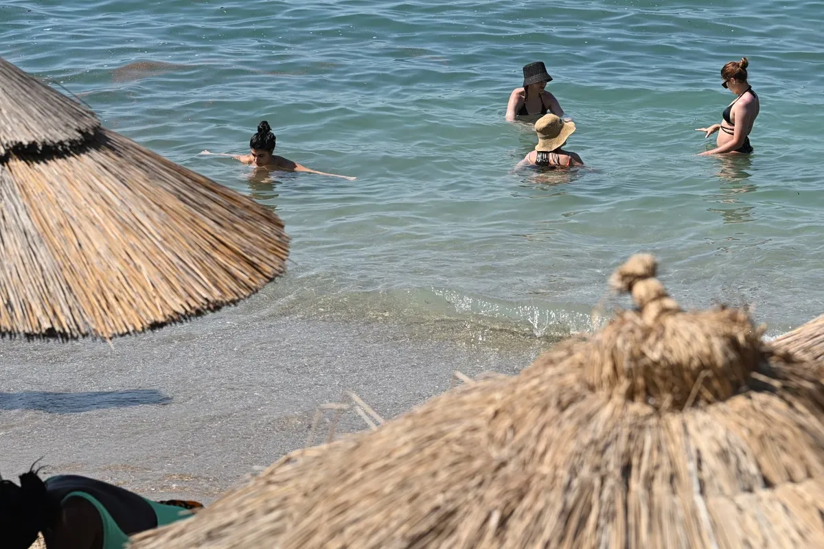 Καύσωνας και ηλιοφάνεια στην Ελλάδα το καλοκαίρι