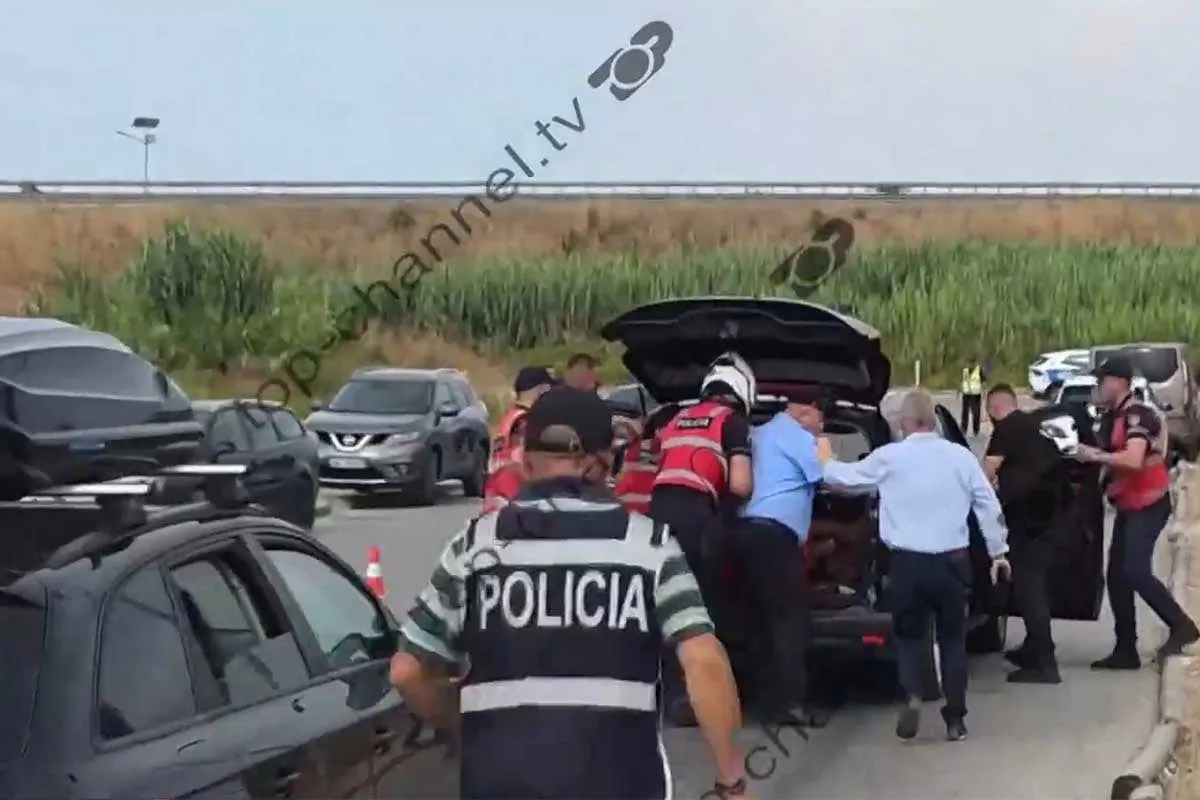 Αστυνομικοί ερευνούν τη δολοφονία τουρίστα στο Εξαμίλι