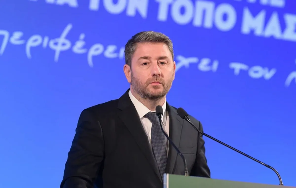 Ο Νίκος Ανδρουλάκης σε πυρόπληκτη περιοχή της Βοιωτίας