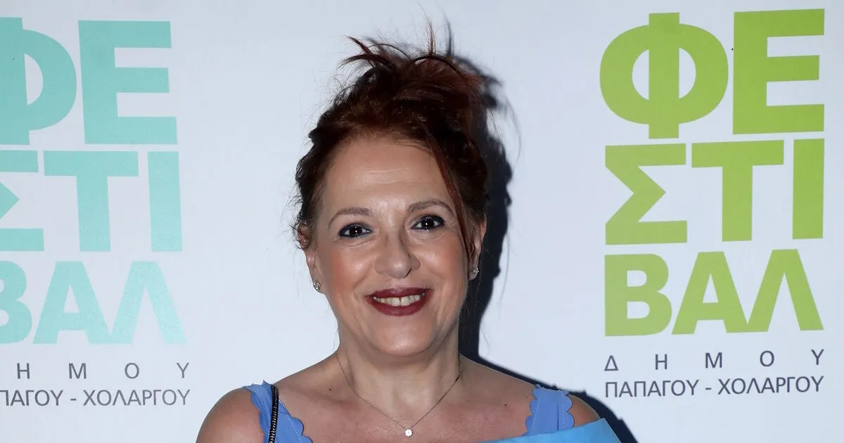 Η Ελένη Ράντου με μπικίνι στην παραλία της Λευκάδας