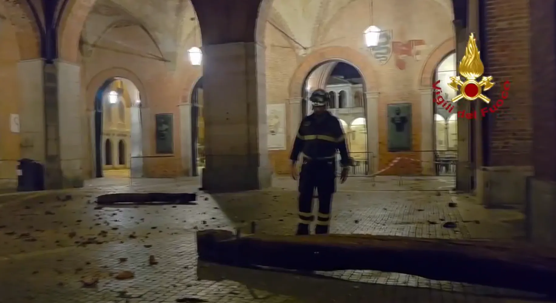 Χαλαζόπτωση με ζημιές σε αυτοκίνητα και κτίρια