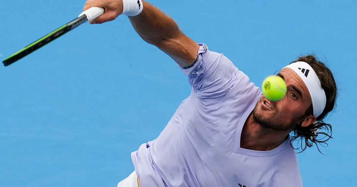 Ο Τσιτσιπάς παίζει τένις στο Winston-Salem Open