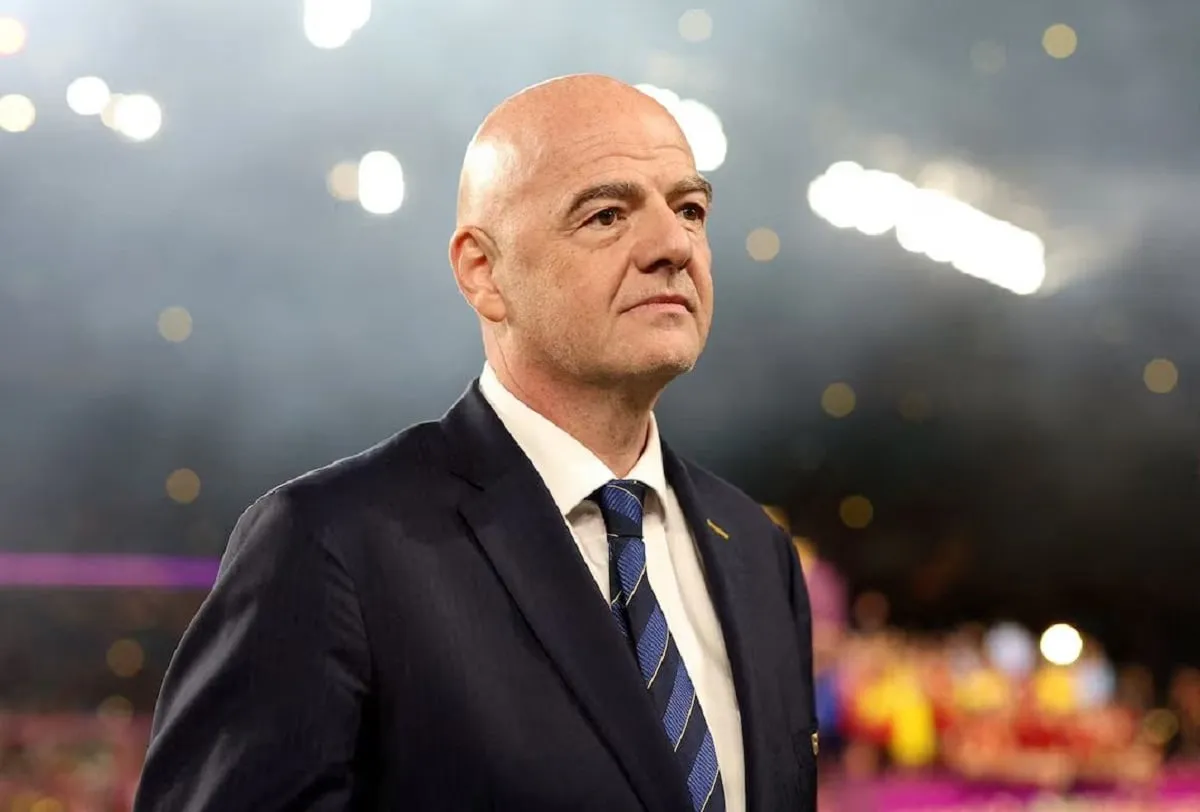 Ο Τζιάνι Ινφαντίνο σε συνέδριο της FIFA