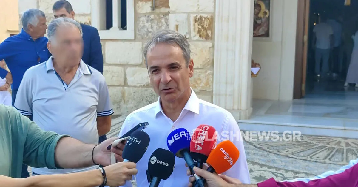 Ο Κυριάκος Μητσοτάκης στη Θεία Λειτουργία στα Χανιά