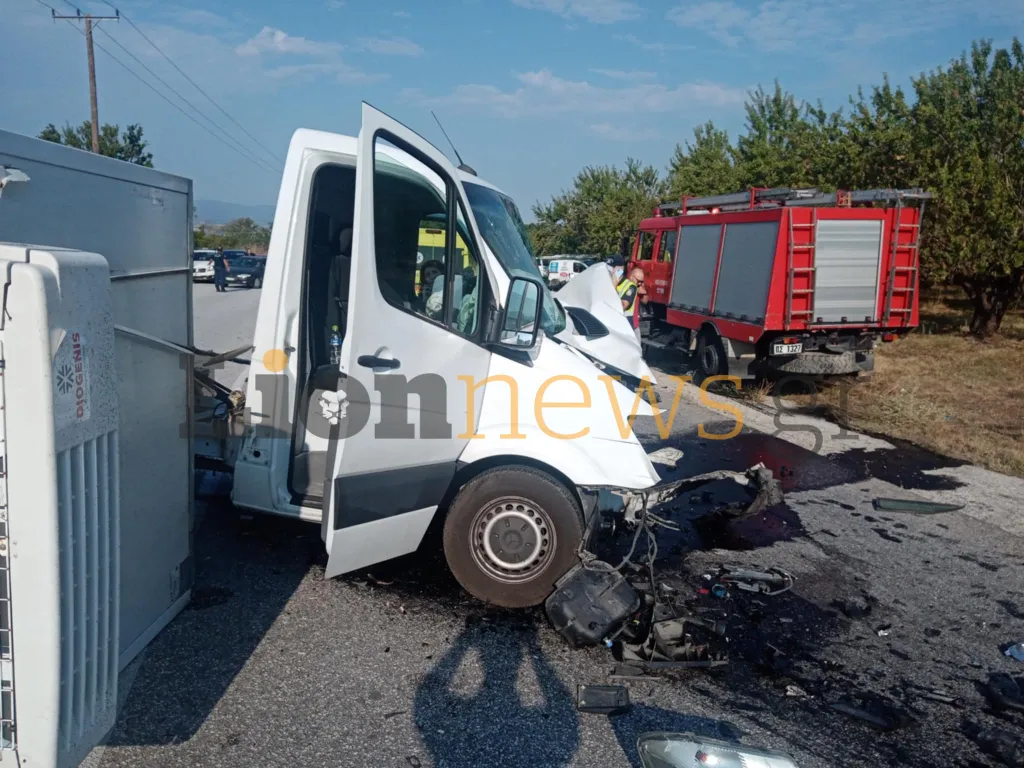 Πατέρας θρηνεί για σύζυγο και γιο σε τροχαίο Σέρρες