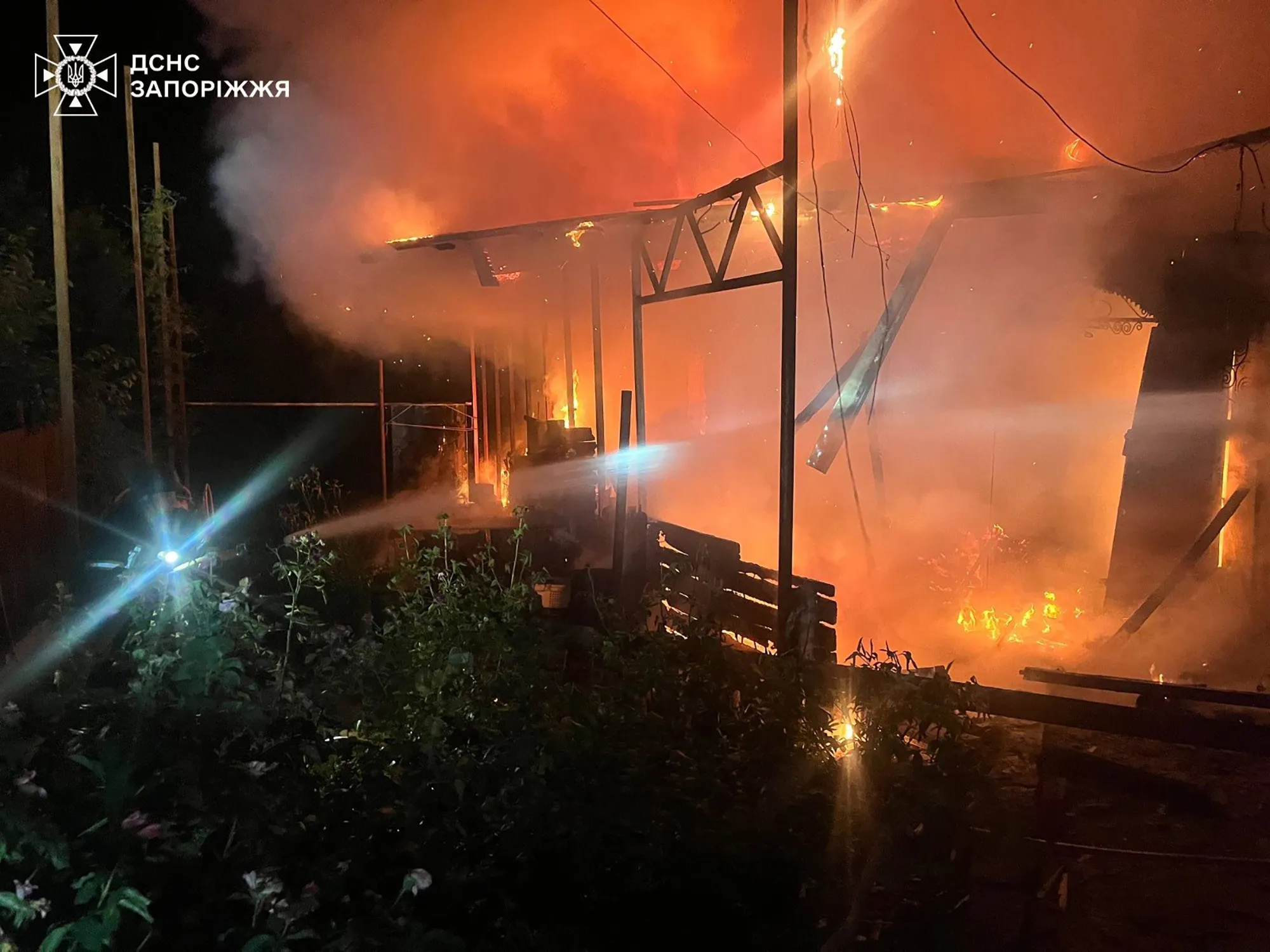 Ερείπια κτιρίου στο Κίεβο μετά από ρωσική πυραυλική επίθεση