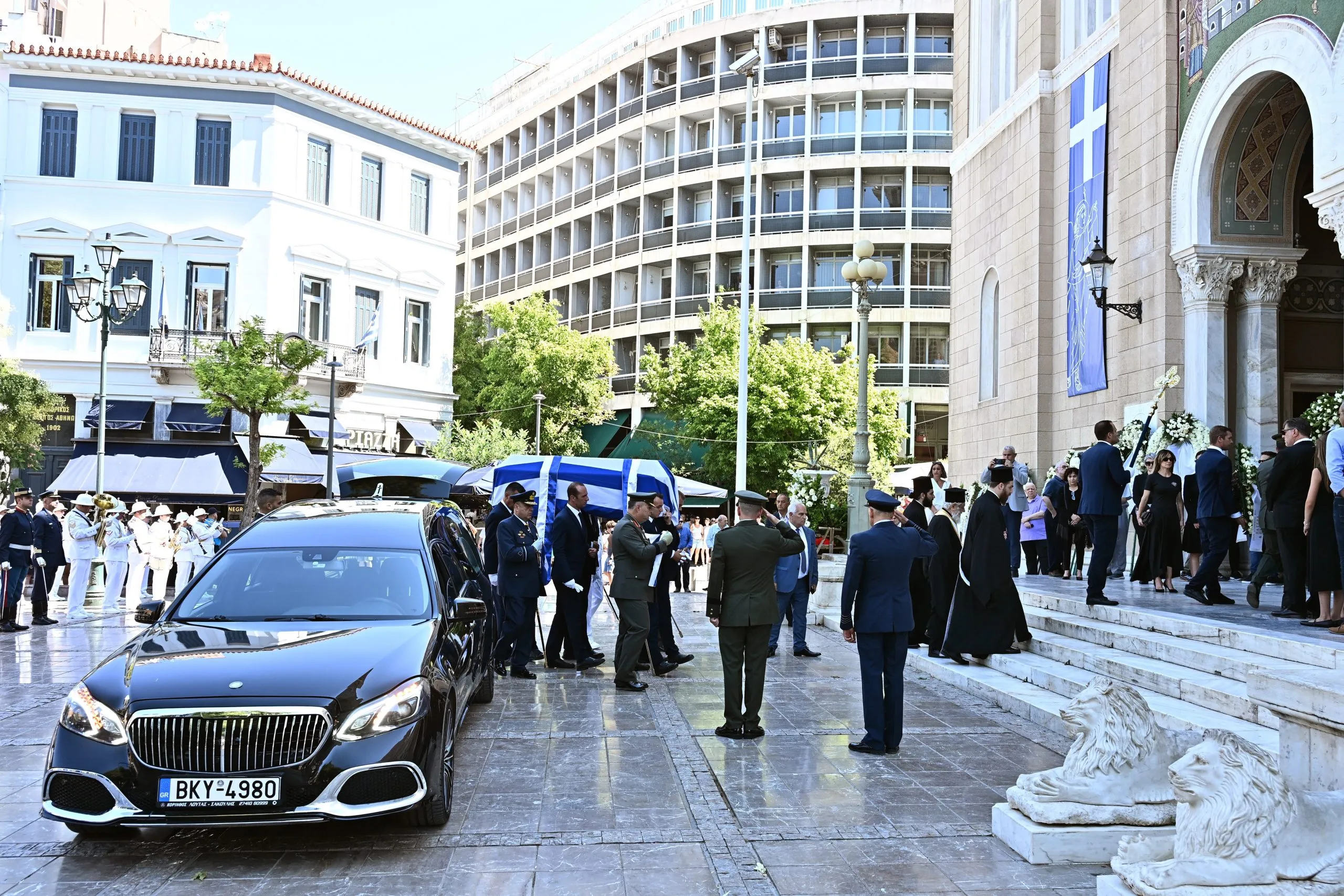 Κηδεία Γιάννη Βαρβιτσιώτη στη Μητρόπολη Αθηνών