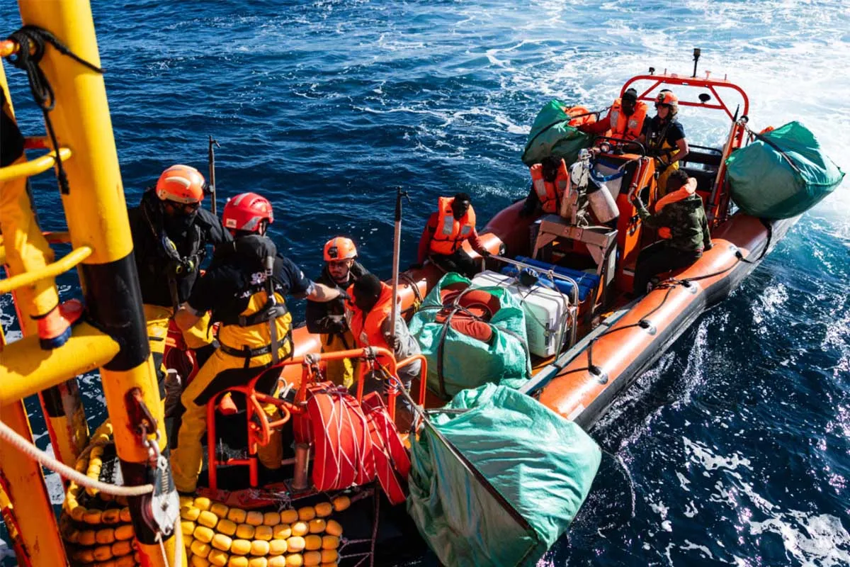 Σκάφος διάσωσης μεταναστών στη Μεσόγειο θάλασσα