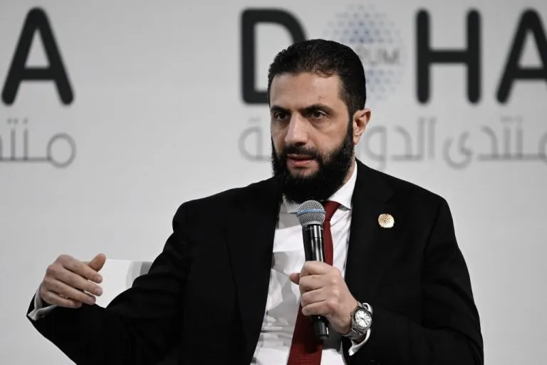 Ο Αχμέντ αλ Σάρα με τον Μαζλούμ Αμπντι